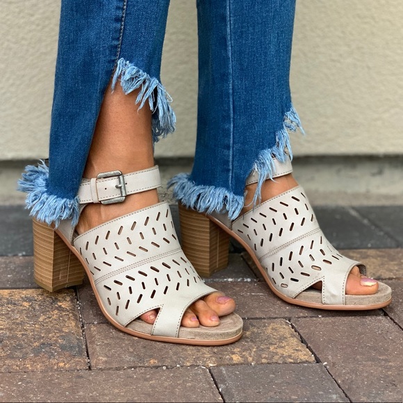 Laser Cut Double Buckle Slingback Peep Toe Mule - Picture 6 of 7